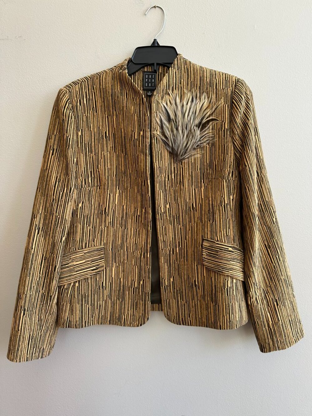 Dúé Per Dúé Gold Black Metallic Textured Feather Brooch Blazer Jacket Sz 14